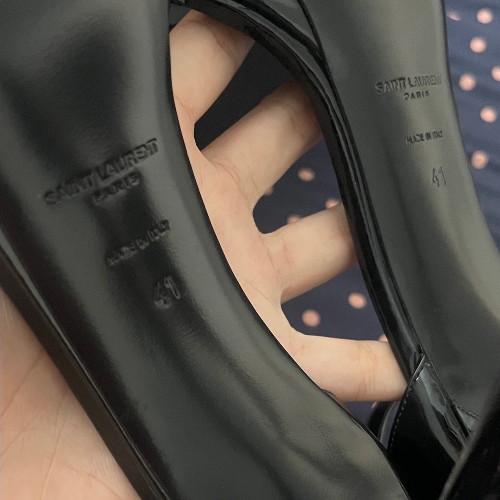 Saint Laurent Glossy Black Heels - Picture 2 of 3